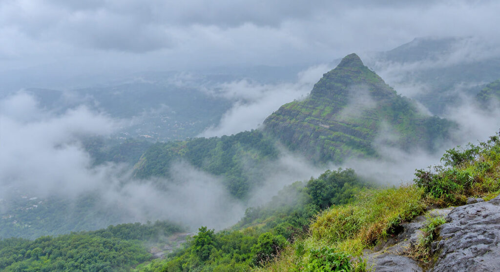 Hotel in Lonavala Near Tiger Point