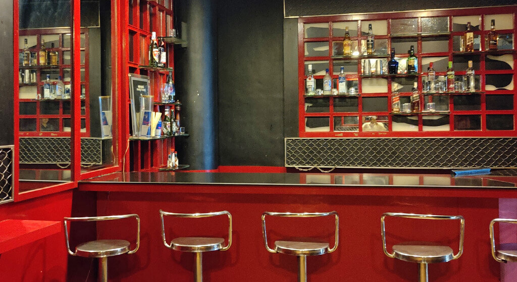 Triose-Hotel-Lonavala-Silver-Lining-Bar